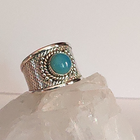 Chalcedony Ring, size 8 - Picture 4 of 9